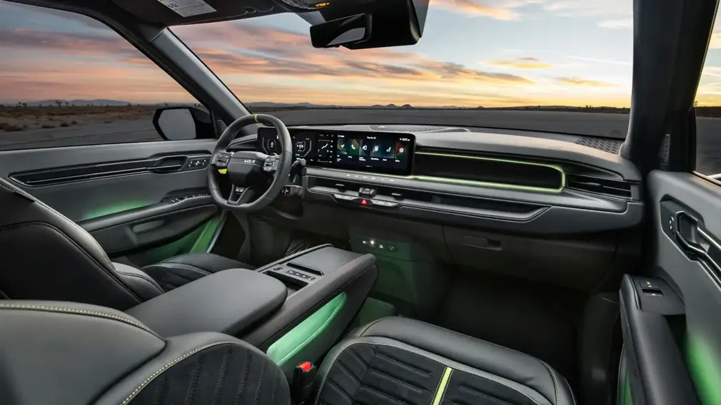 Электрокроссовер Kia EV9 поступил в продажу в России: цена от 6 млн рублей