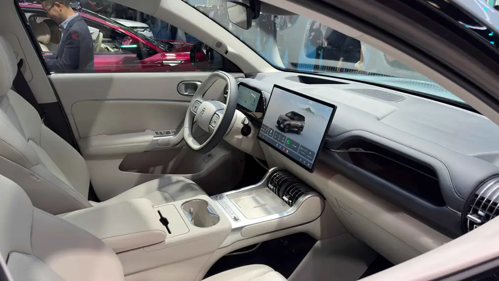 BYD Yuan Plus, BYD Atto 5