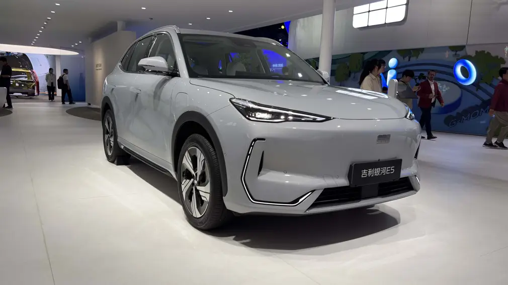 Автосалон в Пекине 2026 / Стенд Geely