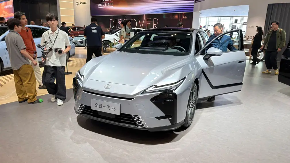 Lexus ES/Автосалон в Пекине 2026