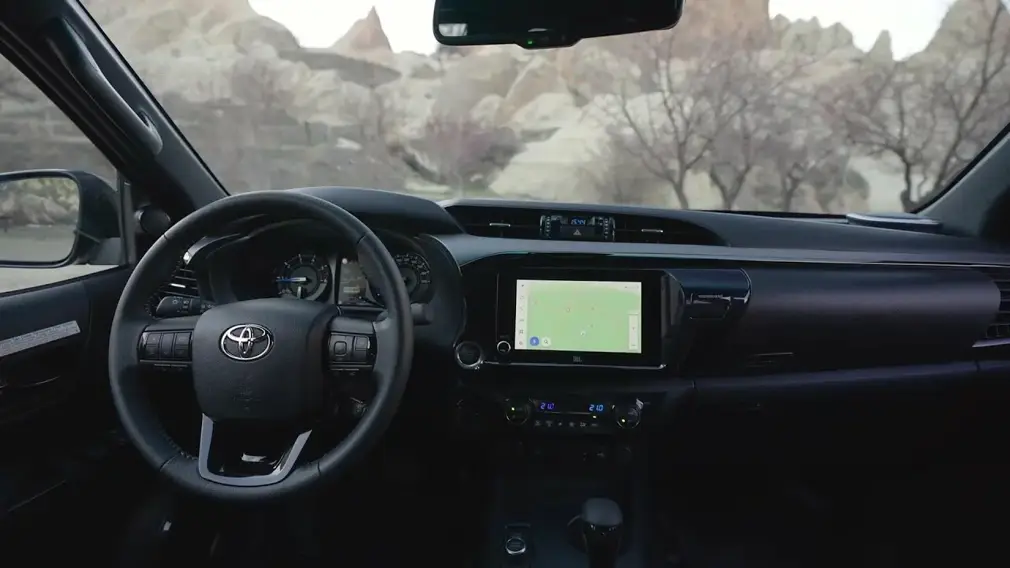Интерьер Toyota Hilux
