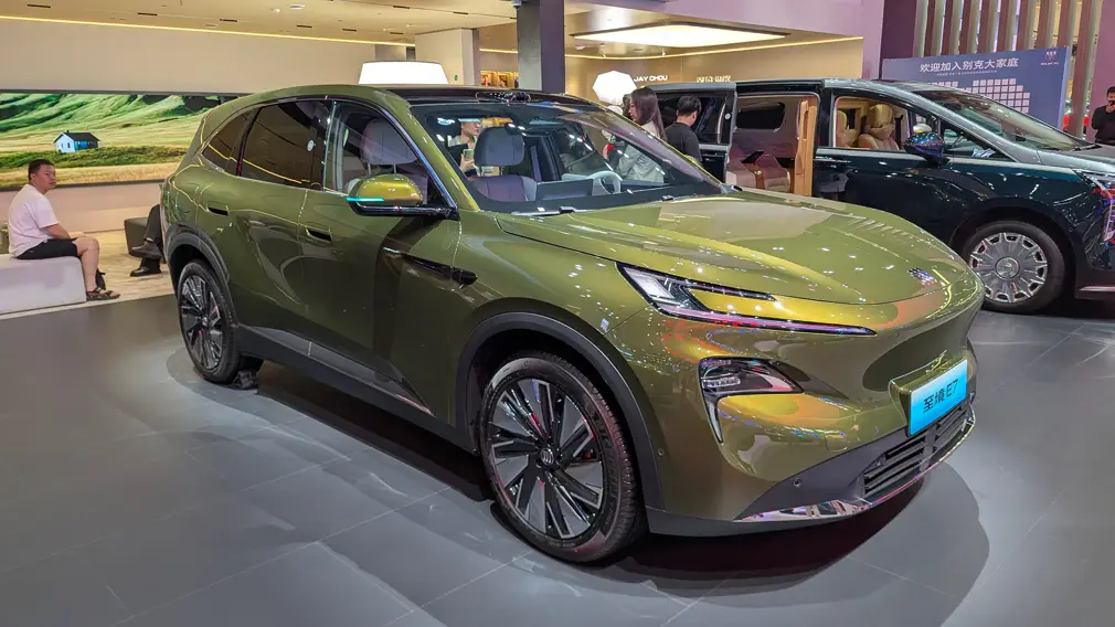 Автосалон в Чэнду 2026 / Avatr 11