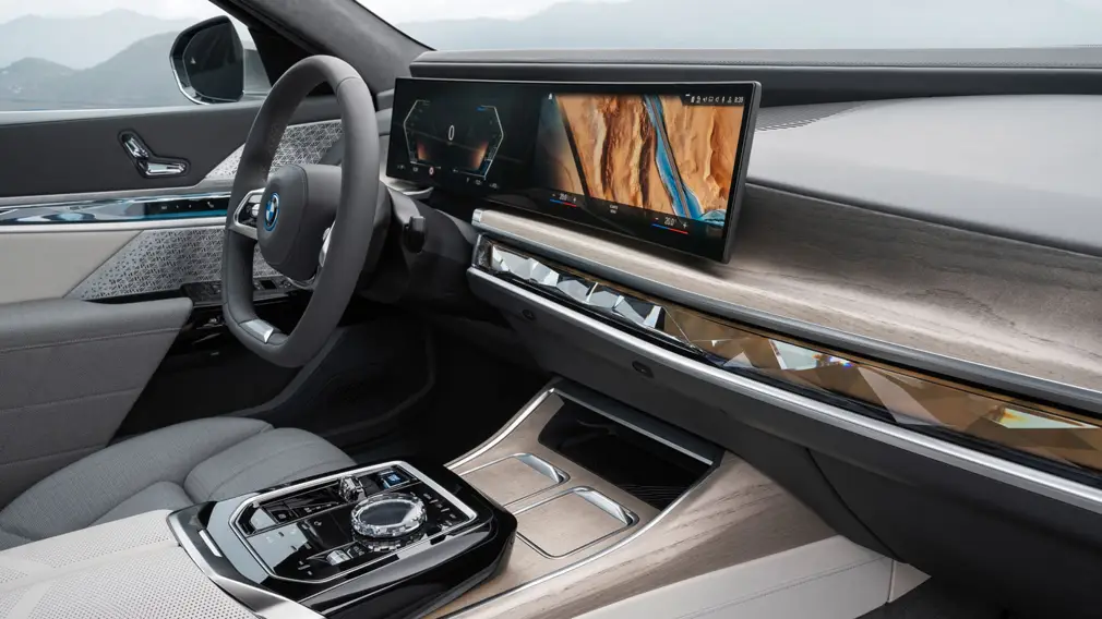 BMW i7