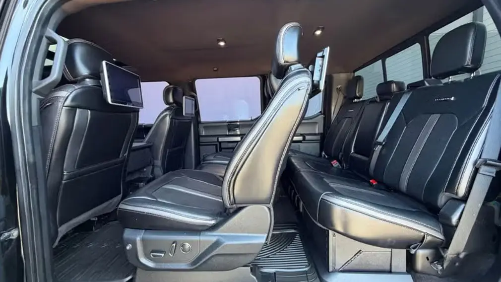 Шестиместный Ford F-450