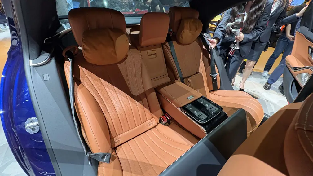 Автосалон в Пекине 2026 / стенд Mercedes-Benz