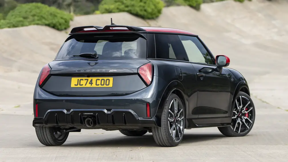 новые MINI John Cooper Works