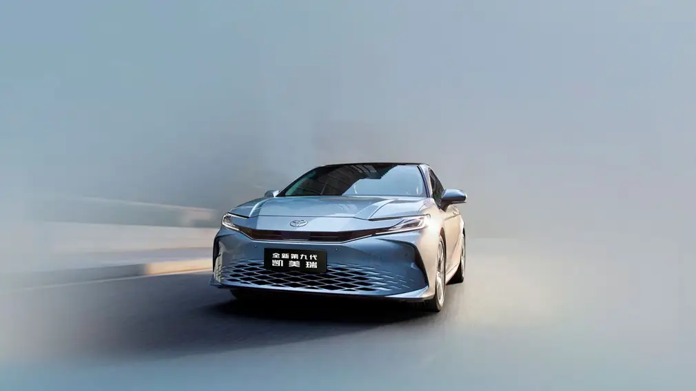 В Китае появилось новое поколение Toyota Camry
