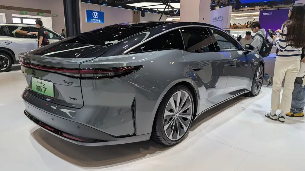 Toyota bZ7 /Автосалон в Пекине 2026
