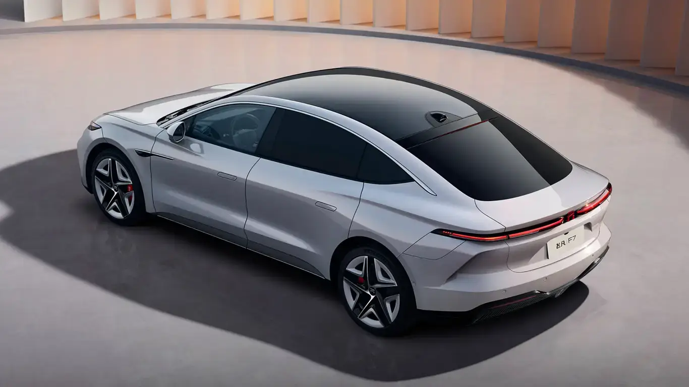 Rising f7. Roewe feifan r7. автомобиль rising r7. rising f7 saic. авто rising r7 фото.
