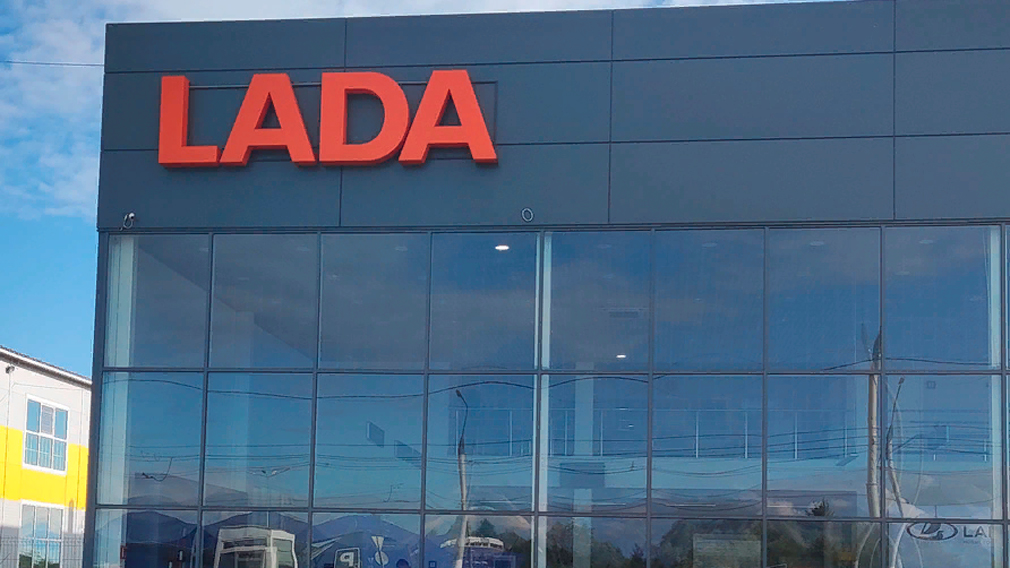 Автоконцерн АВТОВАЗ может перенести производство автомобилей LADA Vesta из Ижевска в Тольятти