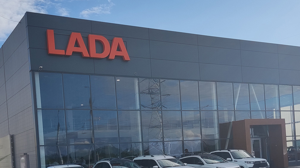 «РГ»: Производство автомобиля LADA Vesta из Ижевска в Тольятти переносить не будут