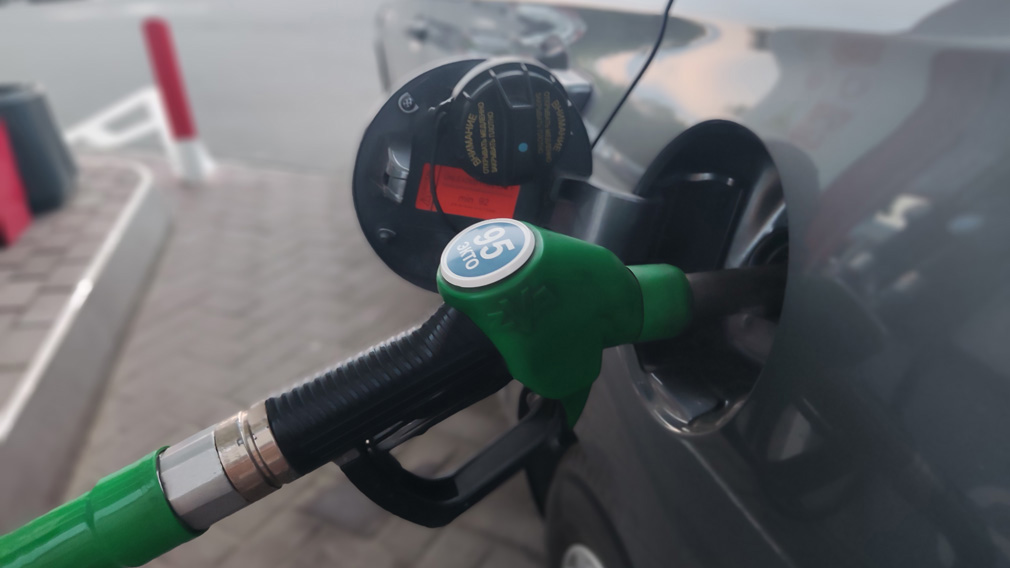 Автоэксперт Колодочкин ответил, как лучше не экономить на бензине