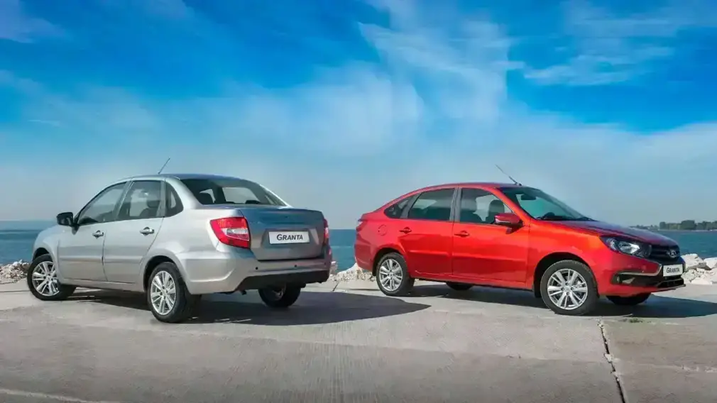 Российский авторынок рухнул на 22%: данные Минпромторга Российский авторынок рухнул на 22%: данные Минпромторга