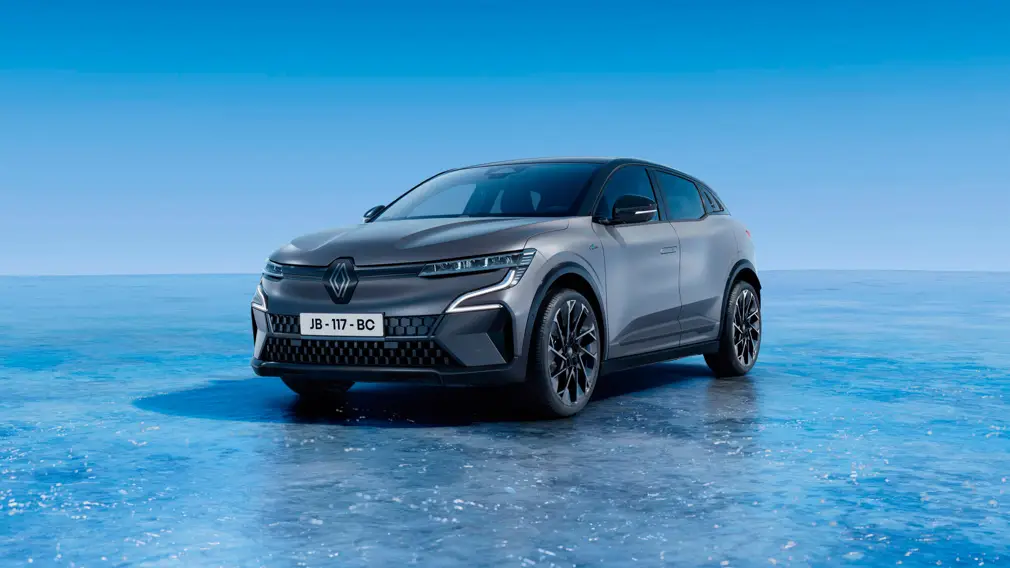 Renault Megane E-Tech станет ближе к Scenic: кроссоверу готовят рестайлинг