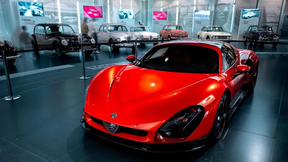 Эксклюзив мирового уровня: на двух континентах вручены ключи от Alfa Romeo 33 Stradale