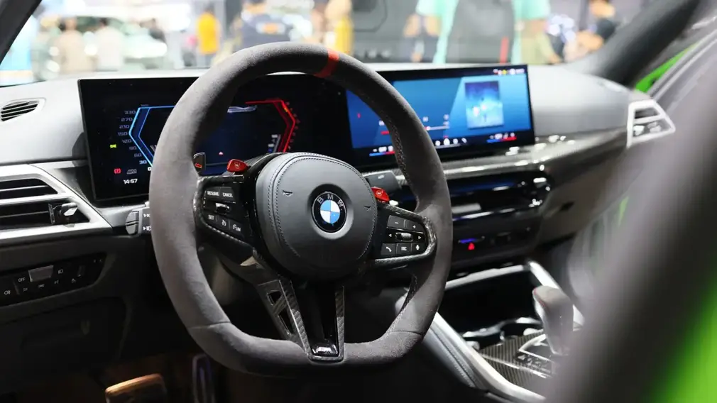 Шутки кончились: BMW iX3 научился включать поворотники автоматически