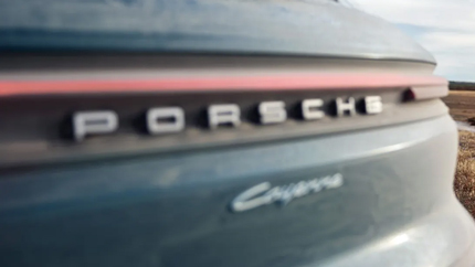 Два раллийных кроссовера Porsche Cayenne уйдут с молотка