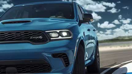 Внедорожник Dodge Durango SRT Hellcat и электрокроссовер Tesla Model Y Performance сразились в U-drag