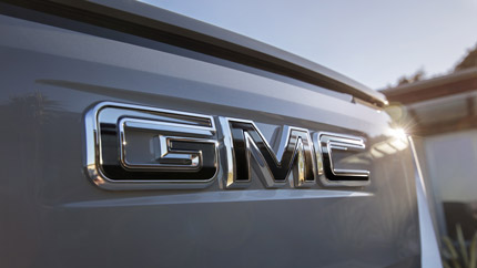 General Motors добавил в свою гамму еще один электрический пикап