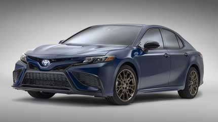 Новые седаны Toyota Camry попали под отзыв из-за того, что их колеса могут отсоединиться