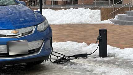 Вызов для Tesla: автопроизводители объединяются для создания общей сети зарядных станций для электромобилей