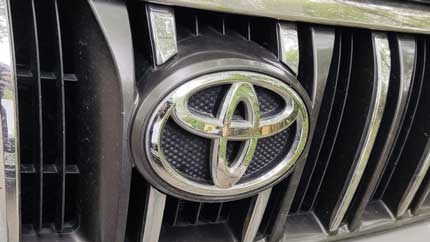 Toyota представит новейшие твердотельные аккумуляторы к 2026 году