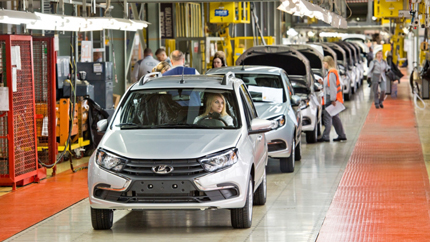 Автозавод АВТОВАЗ начал продажи упрощенных автомобилей LADA Granta с 16 июня 2022 года
