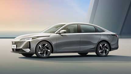Changan представил в РФ новый седан Lamore