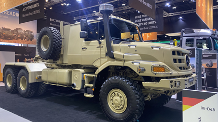 Mercedes-Benz представил в ОАЭ военный грузовик Zetros 4042 AS 6x6