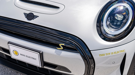 Бренд MINI представил новый электрокабриолет MINI COOPER SE CONVERTIBLE