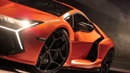Новый суперкар Lamborghini Revuelto показали на Фестивале скорости в Гудвуде