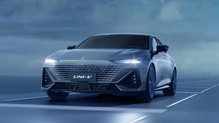Лифтбэк Changan Uni-V получил в РФ новую дорогую комплектацию