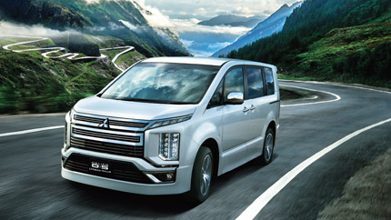 В РФ стартовали продажи кроссвэна Mitsubishi Delica от 2 млн рублей