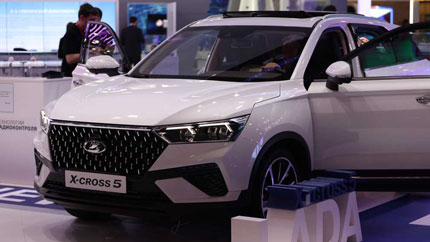 В Санкт-Петербурге начали выпускать новый кроссовер LADA X-Cross 5