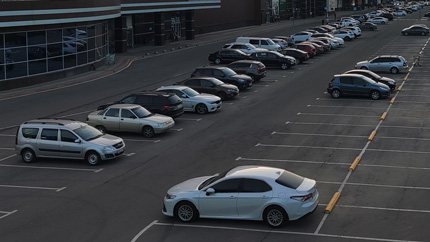 Аналитик Ткачук: спрос на Toyota Camry и BMW X5 в РФ превышает предложение