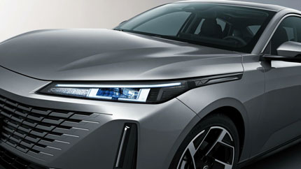 В РФ начались продажи нового седана Changan дешевле 3 млн рублей