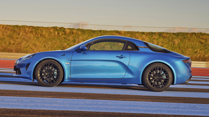 Купе Alpine A110 S проверили в лосином тесте