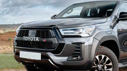 Пикап Toyota Hilux получит модификацию «мягкий гибрид» в 2024 году