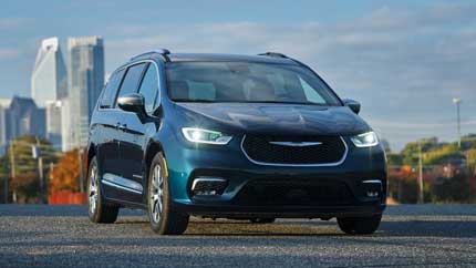 Гибридные Chrysler Pacifica снова попали под отзыв из-за угрозы возгорания