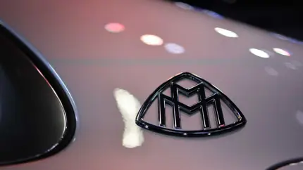 В Таиланд привезли роскошный гибридный седан Mercedes‑Maybach S 580 e