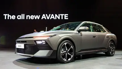 Мощнее на 16 л.с., но экономичнее: Hyundai доработала новую Elantra