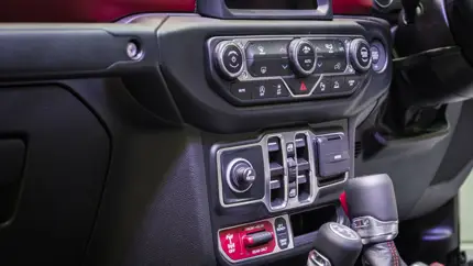 Внедорожники Jeep Wrangler и Gladiator загораются сами по себе - идет расследование