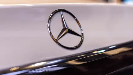 Новый с виду Mercedes C-Class сохранил 490-литровый багажник и получил 395 сил