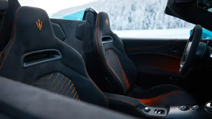 Maserati делает ставку на водителя, а не на огромные дисплеи