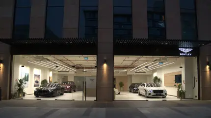 Bentley делает ставку на Индию: бренд открыл новый шоурум у аэропорта Дели