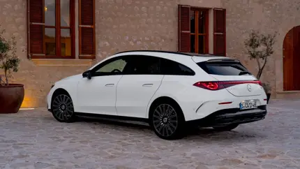 Mercedes убирает сплошной фонарь CLA: дизайн станет проще