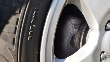 Названы проблемы, к которым приведут кривые диски автомобиля