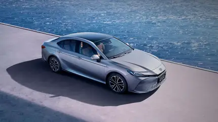 В Россию стали завозить седаны Toyota Camry нового поколения