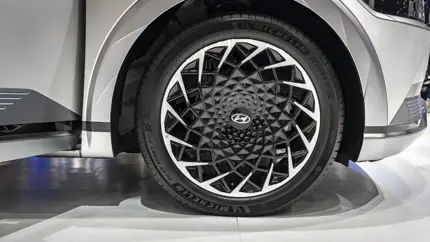 В России назвали марки авто, которые чаще всего водят женщины: лидируют Hyundai, Mazda и Chery