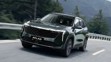 Полноприводный Geely Atlas вышел на российский рынок - цены от 3,05 млн рублей